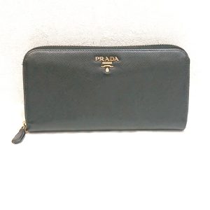 PRADA　二つ折り長財布　サフィアーノレザー　プラダ 話題 PRADA◇サフィアーノレザー 2つ折り財布 バイカラー ロゴ付